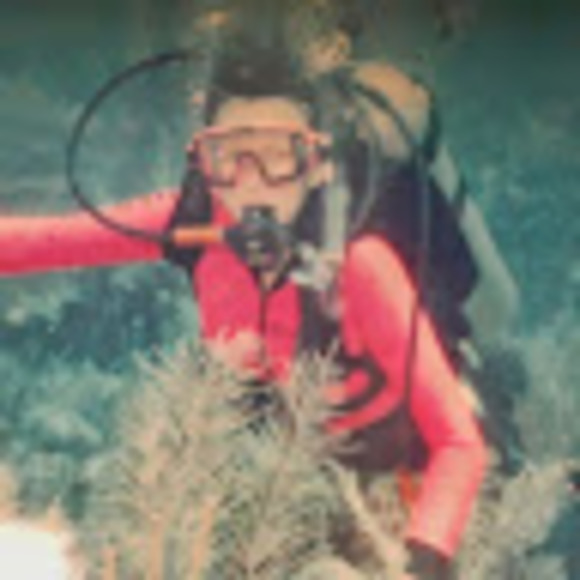 Meet your Posher, Debra - Picture 1 of 1